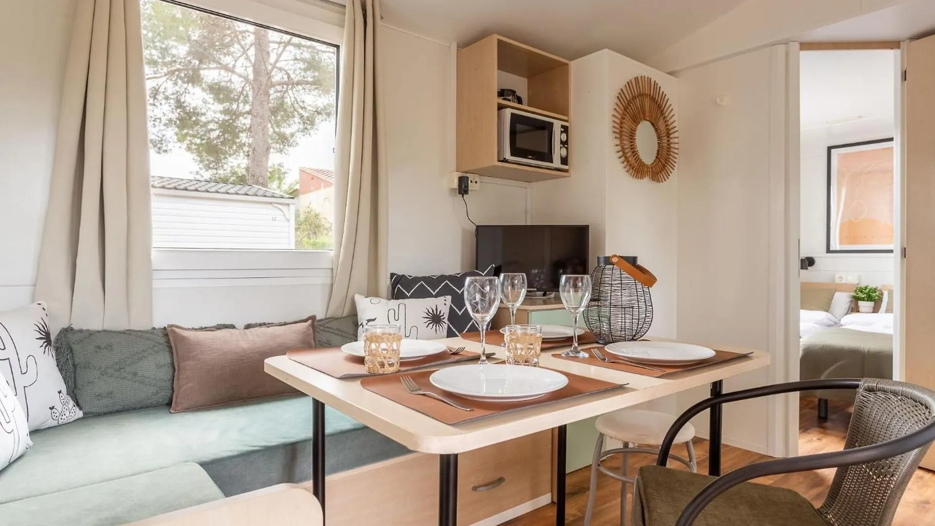 Tatil Evi Bungalows Tia Polly & Indiana Jones & Yoko Ono L' Escala İspanya